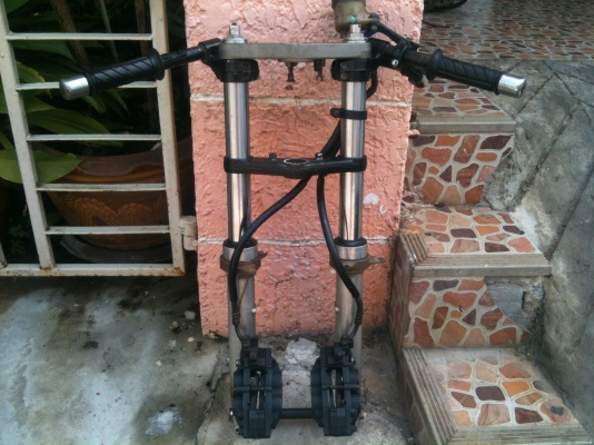 ขายแฟริ่งเดิมๆ nc30 ท่อพร้อมปลาย โช๊ดหน้า ปั๊มบนล่าง และ พักเท้า หม้อน้ำ VFR800