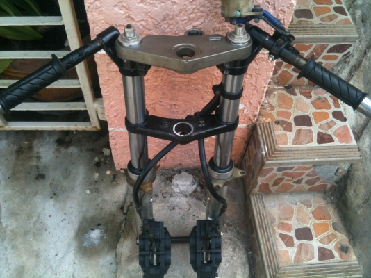 ขายแฟริ่งเดิมๆ nc30 ท่อพร้อมปลาย โช๊ดหน้า ปั๊มบนล่าง และ พักเท้า หม้อน้ำ VFR800