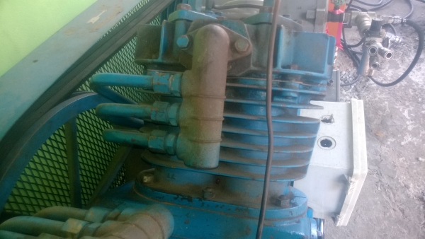 ปั้มลม4สูบ 7.5แรง MEIJI OSAKA JAPAN ปั้มลม4สูบ 7.5แรง MEIJI OSAKA JAPAN