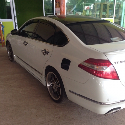 ขายดาวน์ เทียน่า สีขาว v6 250 ตัวท๊อป