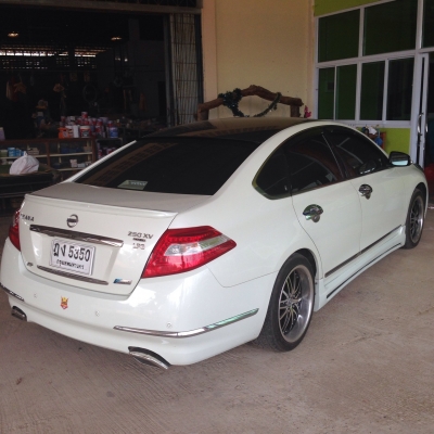 ขายดาวน์ เทียน่า สีขาว v6 250 ตัวท๊อป