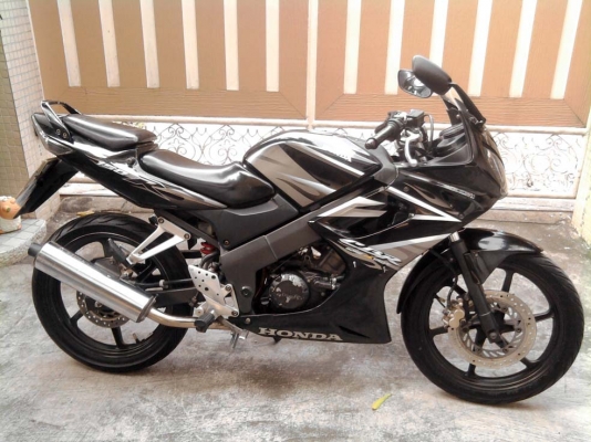 ขออนุญาติขาย HONDA CBR 150 ปี52 ตัวล่าสุด ลายไฟ สตา์ร์ทมือ โอนให้ฟรีครับ