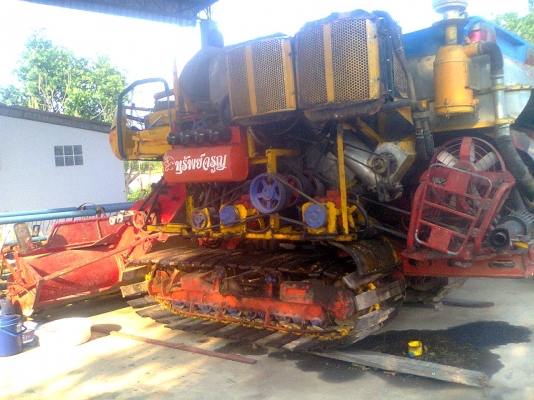 ขายรถเกี่ยวข้าวศักดิ์พัฒนา+เทเลอร์สิบล้อราคา550000บาท