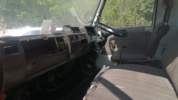 HINO FB113 6ล้อทุกแมคโค117แรง มีสะพานขึ้น รถสวยสภาพดี...