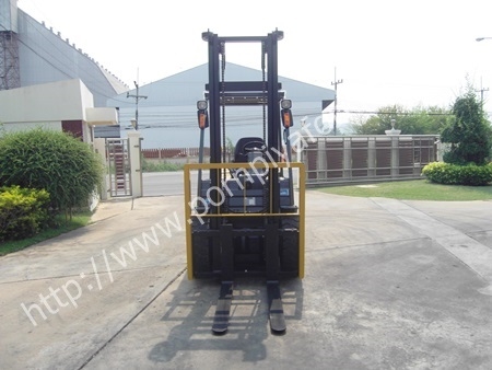 จำหน่ายรถ Forklift TCM FHD30T3A จำหน่ายรถ Forklift TCM FHD30T3A