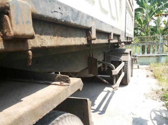 ขายหาง สามมิต  2 เพลา. ปี 48  สนใจติดต่อ 081 - 6079515