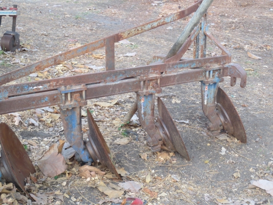 ขายผานสี่รถไถฟอร์ด