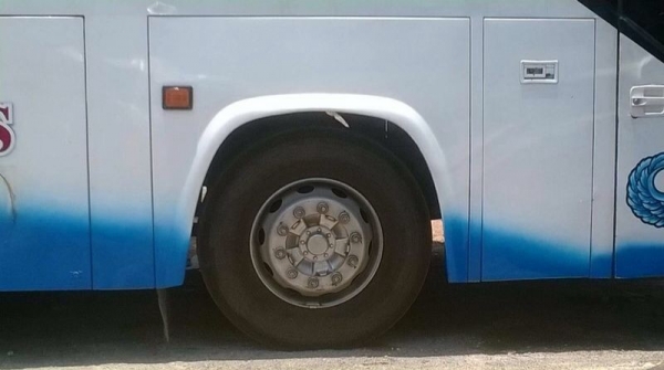 รถ ทัวร์เบนซ์  6 ล้อ 320 แรงม้า.  สนใจติดต่อ 081 - 6079515