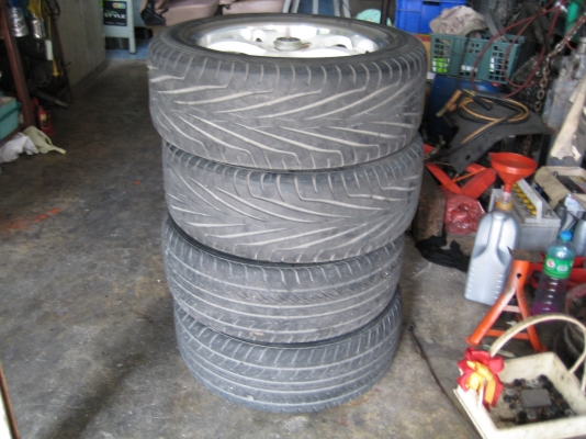 ขายแม็ก17 พร้อมยาง 215 55 17 5รู 114