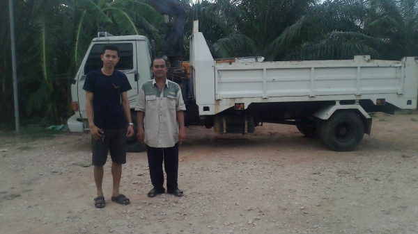 ดั้มพร้อมเครน3ตันหกล้อhino779รถแท้ห้างช่วงยาว5.50เมตรสภาพสวยแจ่มๆไม่มีทื่ติเล่มพร้อมชุดโอนครบ