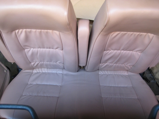 ขายเบาะรถตู้ 9 ที่นั่ง ปรับนอนได้ ใส่รถตู้ตาเพชรมา 7000 บาท