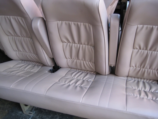 ขายเบาะรถตู้ 9 ที่นั่ง ปรับนอนได้ ใส่รถตู้ตาเพชรมา 7000 บาท