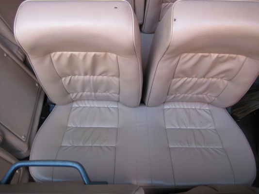 ขายเบาะรถตู้ 9 ที่นั่ง ปรับนอนได้ ใส่รถตู้ตาเพชรมา 7000 บาท