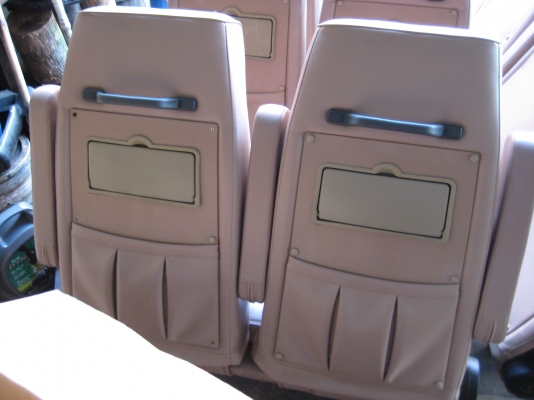 ขายเบาะรถตู้ 9 ที่นั่ง ปรับนอนได้ ใส่รถตู้ตาเพชรมา 7000 บาท