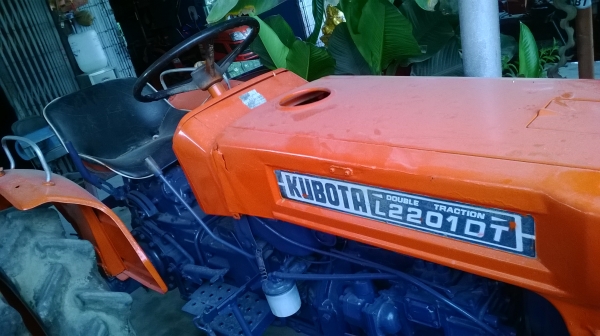 ขายรถไถคูโบต้า 2 เพลาขับเคลื่อน4ล้อ22 แรง ขายรถไถคูโบต้า 2 เพลาขับเคลื่อน4ล้อ22 แรง