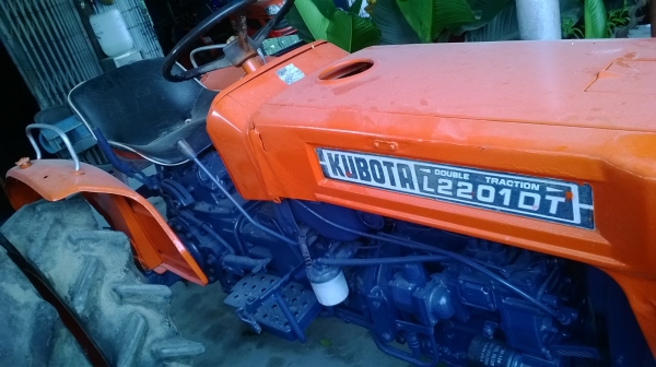 ขายรถไถคูโบต้า 2 เพลาขับเคลื่อน4ล้อ22 แรง