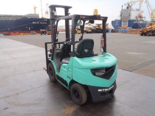 ขายฟอร์คลิฟต์ GRANDIA (  เครื่องยนต์หัวฉีดรุ่นใหม่ล่าสุด ) FG25T  4  M , AT,   ( ขอบคุณมากครับคุณวิสิทธิ์ จ.เลย ) สภาพพร้อมใช้งาน  เดิมแท้จากญี่ปุ่น   สีเดิมและตัวถังสภาพเดิมจากญี่ปุ่น