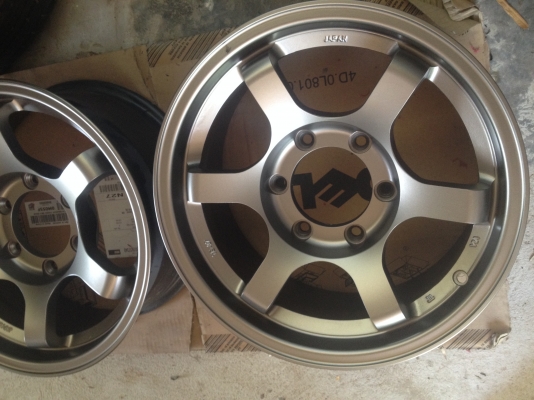 ขายล้อแม็ก TE 37 ขอบ 16 พร้อมยาง michelin  215/65/16  สภาพสวยครับ