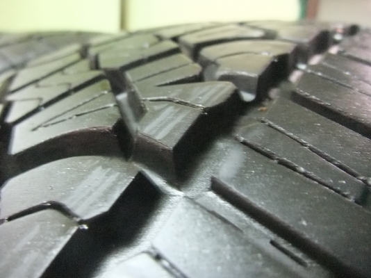 ยาง pirelli 265/65/17 ปี11