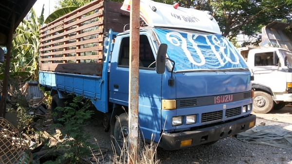 **275,000 บ.ต่อรอง**ขาย 6ล้อประกอบ110 ISUZU NPR57L 4BE1 110แรงฝาดำ เครื่องดี แน่นดี แรง ช่วงล่าง115 6น็อต หน้า-หลัง คัสซีดี ไม่ปะไม่ดาม สาดสีมาใหม่ กระบะพื้นไม้คอกไม้สภาพดี ไม่ผุ หัวเก๋งดี ภายในโอเค ไม่ผุ พ.พาวเวอร์ ยางดี6เส้น พร้อมใช้ พร้อมลุยงาน ม.79 เอ