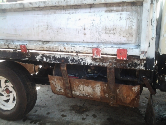 ขายครับ รถโตโยต้ากระบะรถนอก 4ล้อ เครื่องเบนซินติดแก๊ส 4K ทะเบีบนขาด 13 มี.ค 56 ขาย 39500 บาทครับ