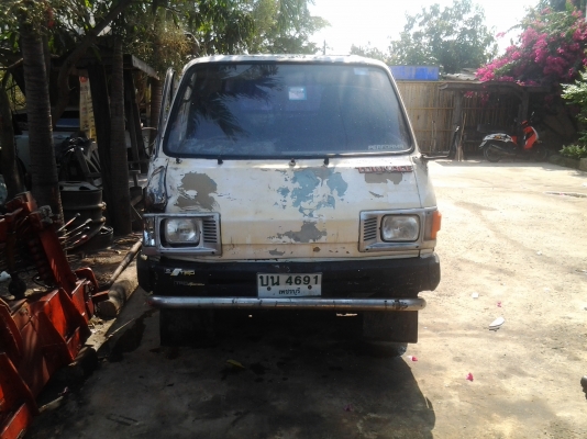 ขายครับ รถโตโยต้ากระบะรถนอก 4ล้อ เครื่องเบนซินติดแก๊ส 4K ทะเบีบนขาด 13 มี.ค 56 ขาย 39500 บาทครับ