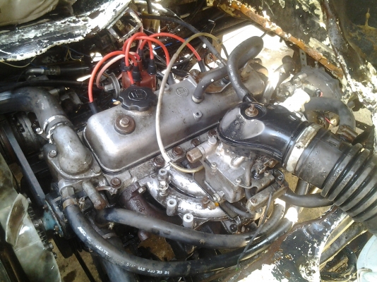 ขายครับ รถโตโยต้ากระบะรถนอก 4ล้อ เครื่องเบนซินติดแก๊ส 4K ทะเบีบนขาด 13 มี.ค 56 ขาย 39500 บาทครับ