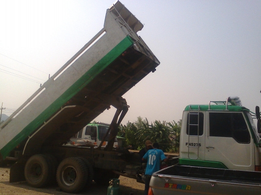 ขายกระบะดั้ม สามมิตร