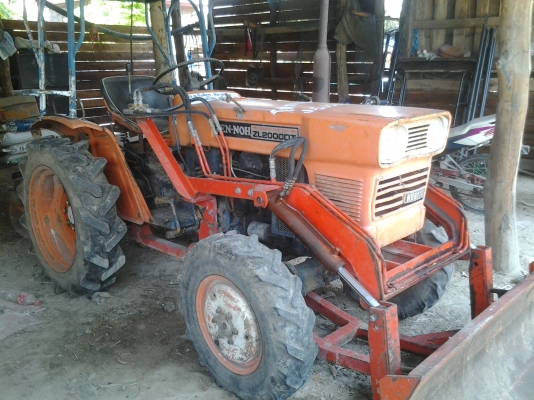 ขายรถไถ20แรงราคาถูกสภาพสวยเครื่องฟิตโฟวินมีดันหน้า