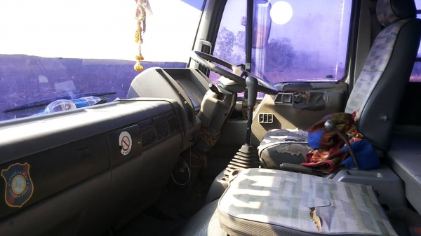 **1,320,000 บ.ต่อรอง**ขาย10ล้อ2เพลาดั้ม(แม่เดี่ยว) HINO FM3MNLD M10C 240HP เครื่องเดิมเกียร์เดิม M10C 240แรง เครื่องแน่นแรงดี ช่วงล่างเดิมคัสซีสวยไม่ปะไม่ดามไม่มีบวม กระบะดั้มเหล็ก10ตันสภาพดี พื้นดีข้างดีไม่ผุ หัวเก๋งเดิมๆ ภายในสวยคอนโซลครบ แอร์ พ.พาวเวอร