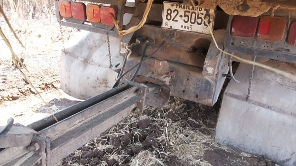 **1,320,000 บ.ต่อรอง**ขาย10ล้อ2เพลาดั้ม(แม่เดี่ยว) HINO FM3MNLD M10C 240HP เครื่องเดิมเกียร์เดิม M10C 240แรง เครื่องแน่นแรงดี ช่วงล่างเดิมคัสซีสวยไม่ปะไม่ดามไม่มีบวม กระบะดั้มเหล็ก10ตันสภาพดี พื้นดีข้างดีไม่ผุ หัวเก๋งเดิมๆ ภายในสวยคอนโซลครบ แอร์ พ.พาวเวอร