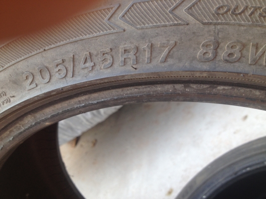 ขายยาง 205/45/17 4 เส้น