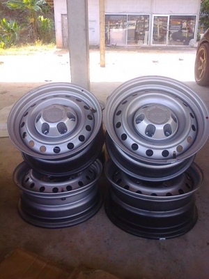 กระทะอีสุๆขอบ15 6รูใหม่ป้ายแดง มี4ลูก