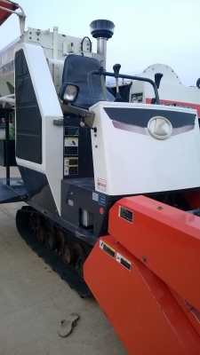 ขายด่วนรถเกี่ยวข้าวคูโบต้า รุ่นdc60plus+พร้อมพ่วงลาก ราคา 429000 บาท