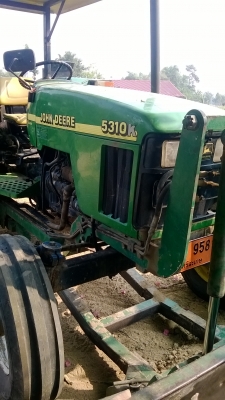 ขายด่วนรถไถจอนเดียร์ รุ่น 5310k สภาพเยี่ยม  พร้อมดันหน้า,ผานหลัง ราคา 379000 บาท