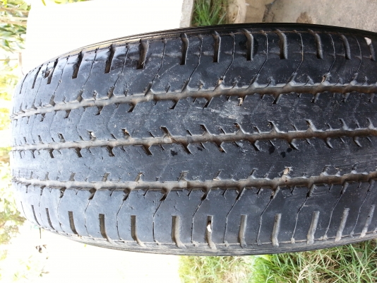 ขายยาง XCD215r14..กลางปี 12(ขายแล้วครับ..ส่งไป ปราจีนบุรี)