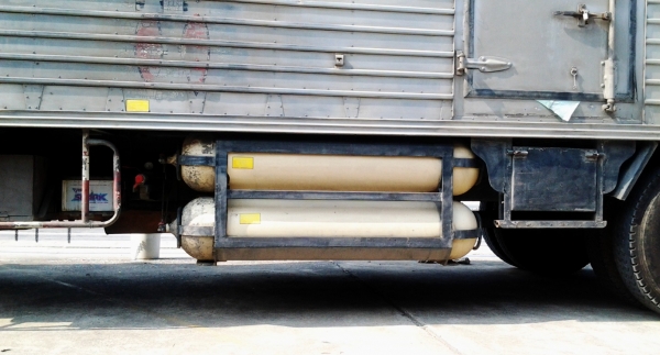 HINO-FFIJ-210 แรงม้า-ปี 2000-ยาว 7.2 เมตร-NGV 8 ถัง-ราคาไม่แพง ด่วน ๆ ๆ ๆ