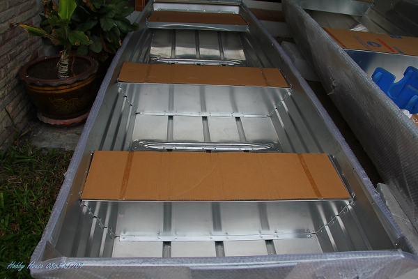 เข้ามาแล้วครับเรืออลูPhoenixท้องแบน 12ฟุต ราคาพิเศษ