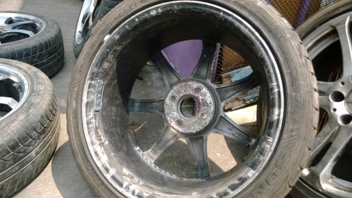 แม็กขอบ 17-4-100 กว้าง 7 ออฟ+42 ยางไม่สวย  ราคา 3,900 บาท