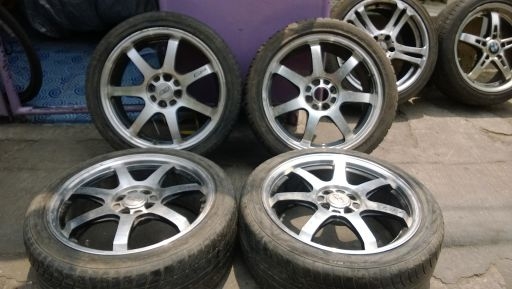 แม็กขอบ 17-4-100 กว้าง 7 ออฟ+42 ยางไม่สวย  ราคา 3,900 บาท