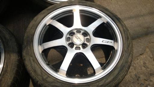 แม็กขอบ 17-4-100 กว้าง 7 ออฟ+42 ยางไม่สวย  ราคา 3,900 บาท