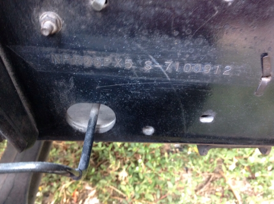 ขายรถบรรทุก 6 ล้อ ISUZU NPR 120 แรง หัวการ์ตูน (รถห้างมือเดียว) รถสภาพดีสวยมาก สภาพพร้อมใช้งาน เอกสารพร้อมโอน