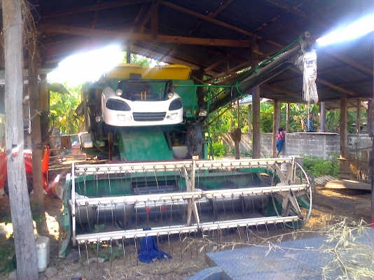 รถเกี่ยวข้าว เกษรตพัฒนา-รุ่นปลดหนี้-อุ้ม-2.5ตัน ราคา 750,000บ ราคาคุยกับเจ้าของโดยตรงเลย ครับ