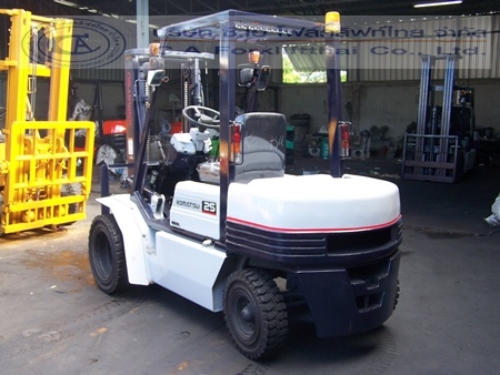 ขาย รถโฟล์คลิฟท์ KOMATSU รุ่น FD25-11