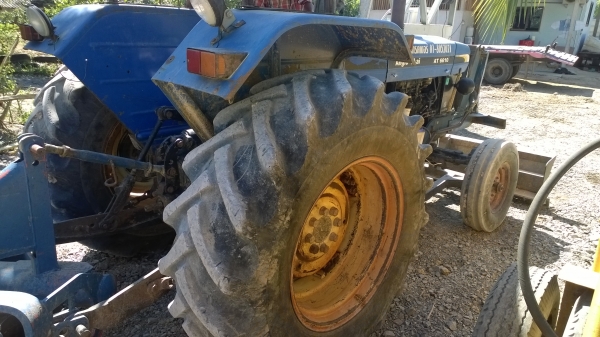 รถไถ NEW HALLAND AT6610 รถสวย แห้ง สภาพดี พร้อมใช้ เล่มทะเบียน...