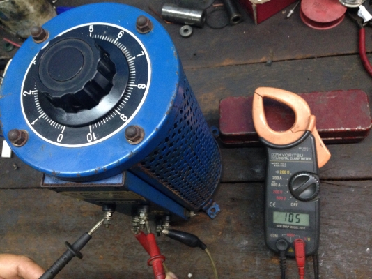 ขายหม้อแปลงไฟฟ้า JPE auto slide 220 V ใช้ได้ทั้งไฟบ้าน และไฟ 3 เฟส 220 V ปรับได้ตั้งแต่ 0-240 V made in japan