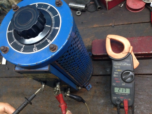 ขายหม้อแปลงไฟฟ้า JPE auto slide 220 V ใช้ได้ทั้งไฟบ้าน และไฟ 3 เฟส 220 V ปรับได้ตั้งแต่ 0-240 V made in japan