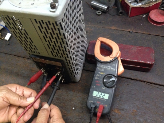 ขายหม้อแปลงไฟฟ้า JPE auto slide 220 V ใช้ได้ทั้งไฟบ้าน และไฟ 3 เฟส 220 V ปรับได้ตั้งแต่ 0-240 V made in japan