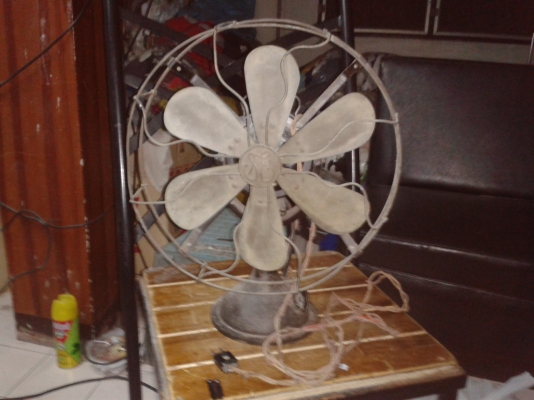 พัดลมโบราน 2000 บาท