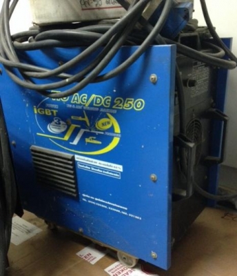 เครื่องเชื่อมอาร์กอน TIG AC/DC-250 สภาพดีเกือบใหม่ ใช้งานน้อย เครื่องเชื่อมอาร์กอน TIG AC/DC-250 สภาพดีเกือบใหม่ ใช้งานน้อย